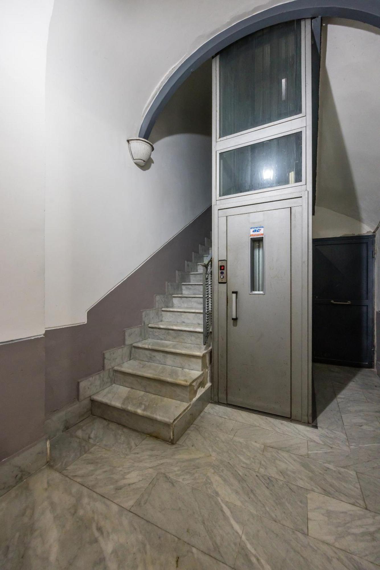 Lioy 25 By Napoliapartments Bagian luar foto
