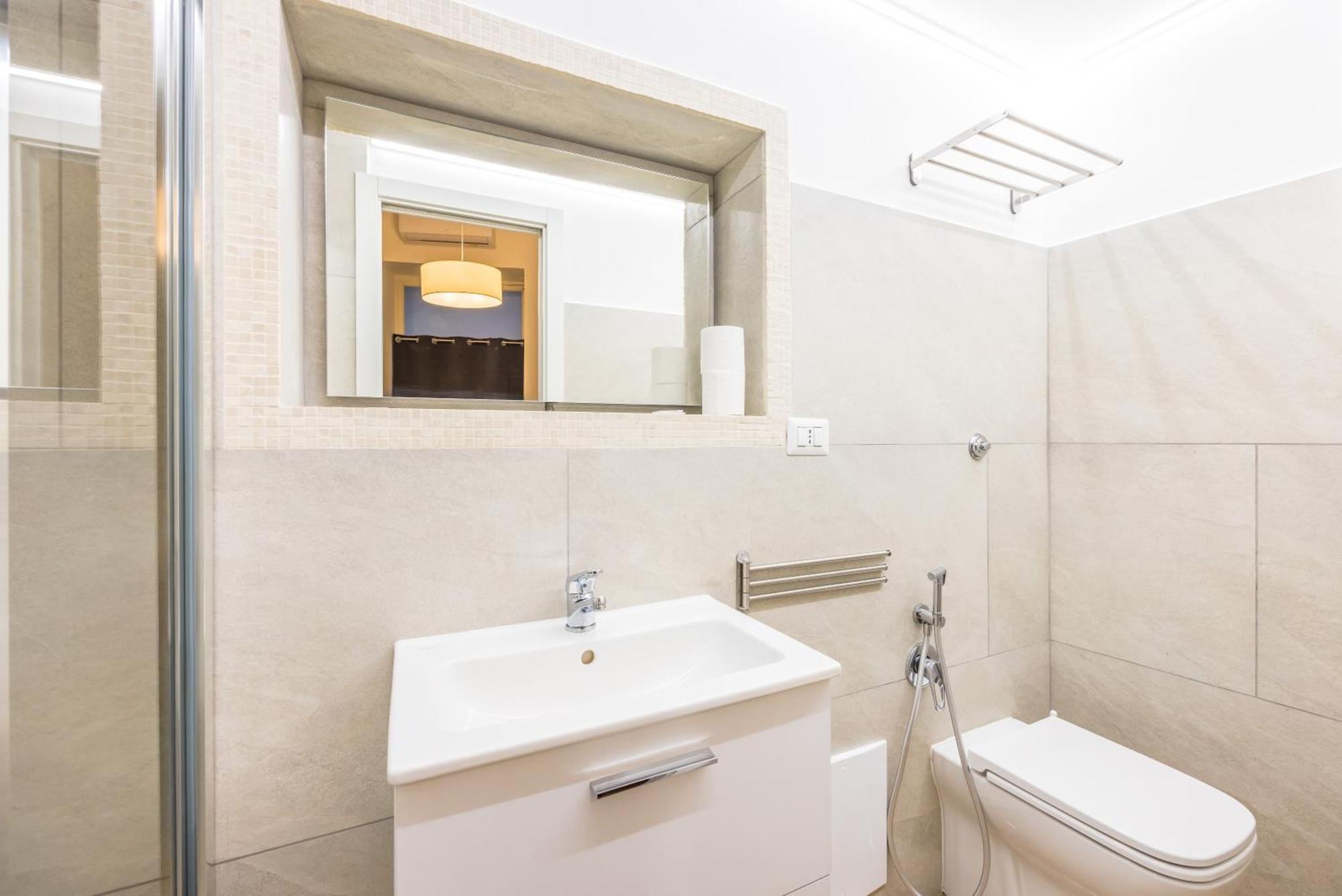 Lioy 25 By Napoliapartments Bagian luar foto